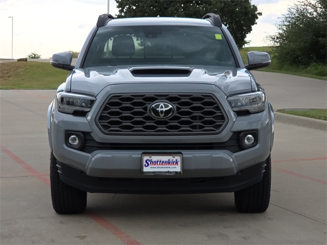 2021 Toyota Tacoma TRD Sport photo 2