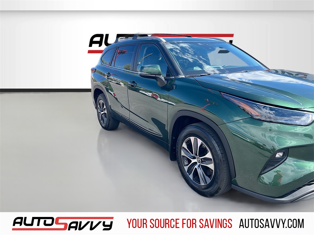 2023 Toyota Highlander XLE's photo