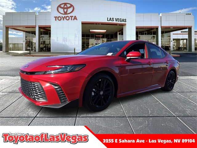 2025 Toyota Camry SE's photo