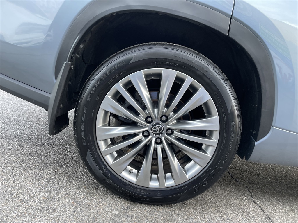 2023 Toyota Highlander Platinum photo 12