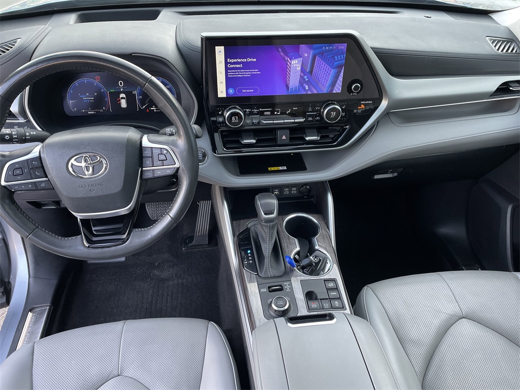 2023 Toyota Highlander Platinum photo 15