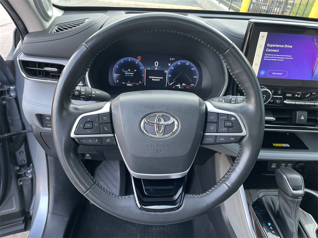 2023 Toyota Highlander Platinum photo 16