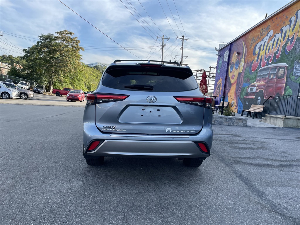 2023 Toyota Highlander Platinum photo 4