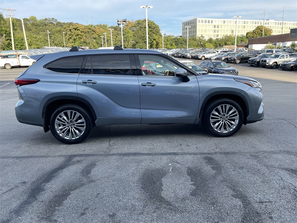 2023 Toyota Highlander Platinum photo 7