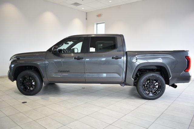 2026 Toyota Tundra SR5 CrewMax photo 5