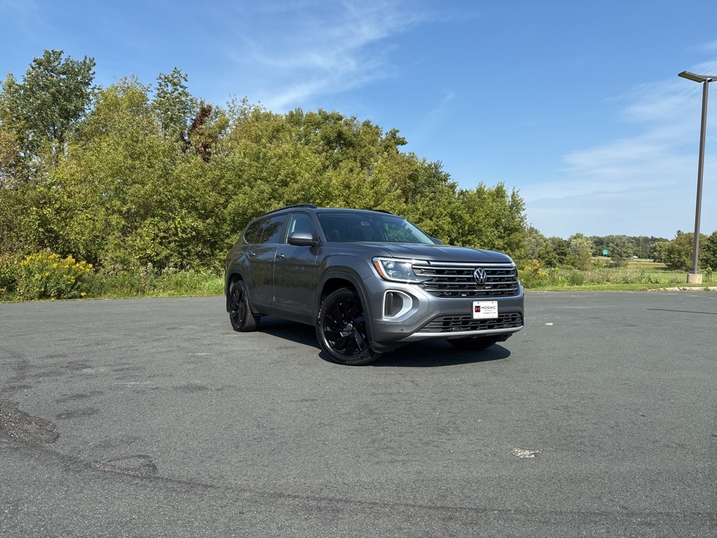 Used 2024 Volkswagen Atlas 2.0T SE SUVs