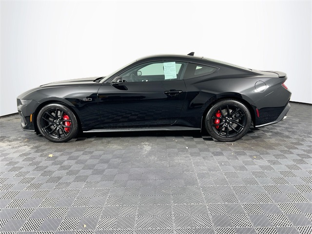 2025 Ford Mustang GT Premium photo 3