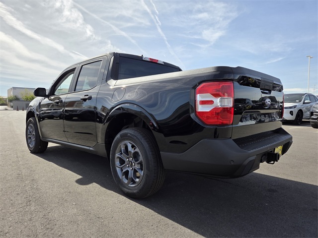 New 2025 Ford Maverick XLT 4D Crew Cab