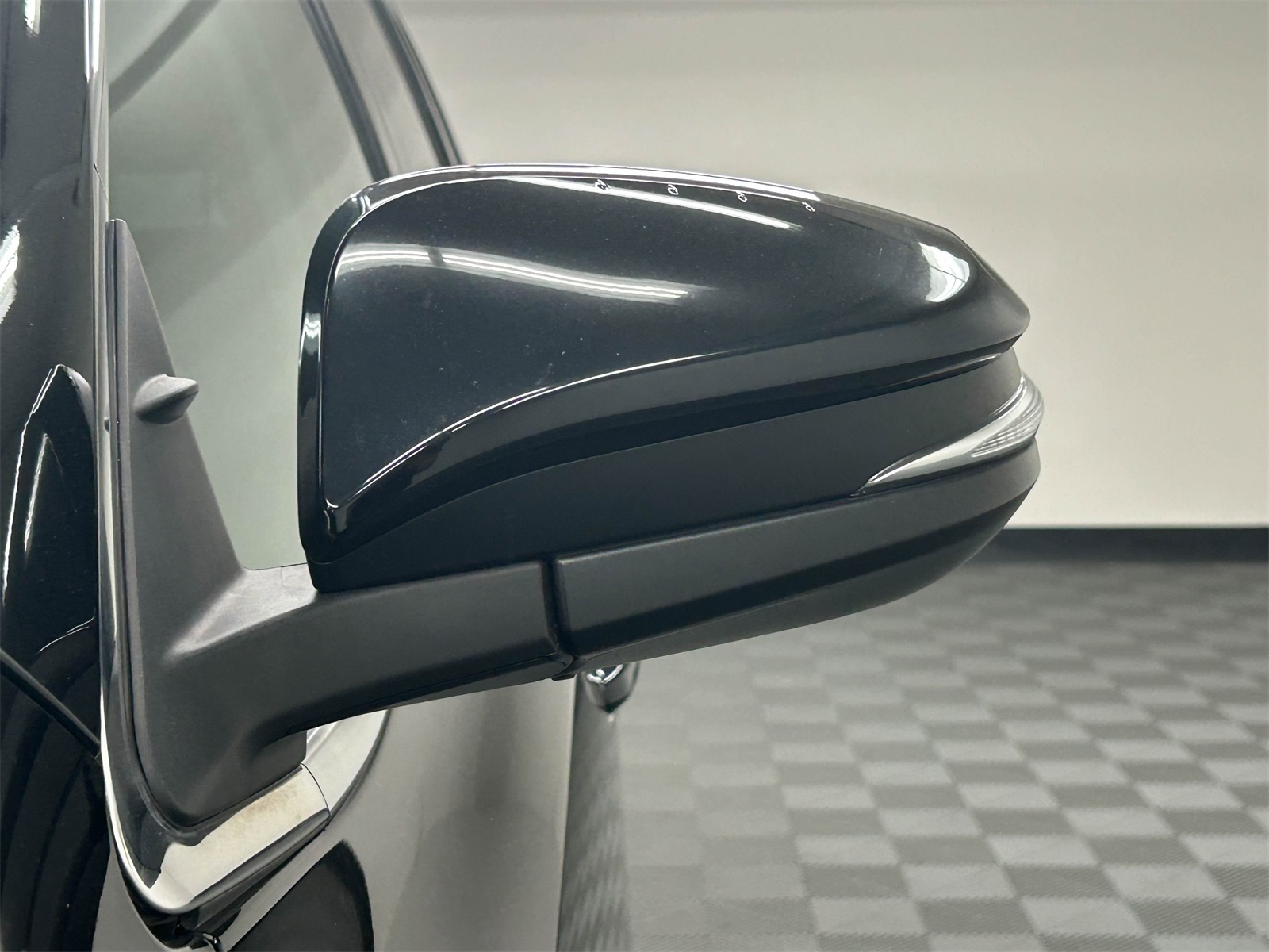 used 2019 Toyota Highlander car, priced at $25,996