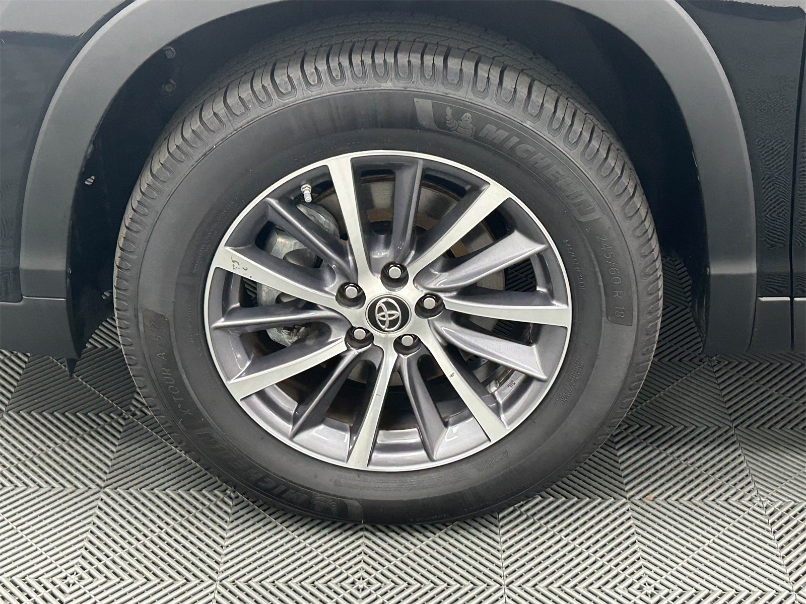 used 2019 Toyota Highlander car, priced at $25,996