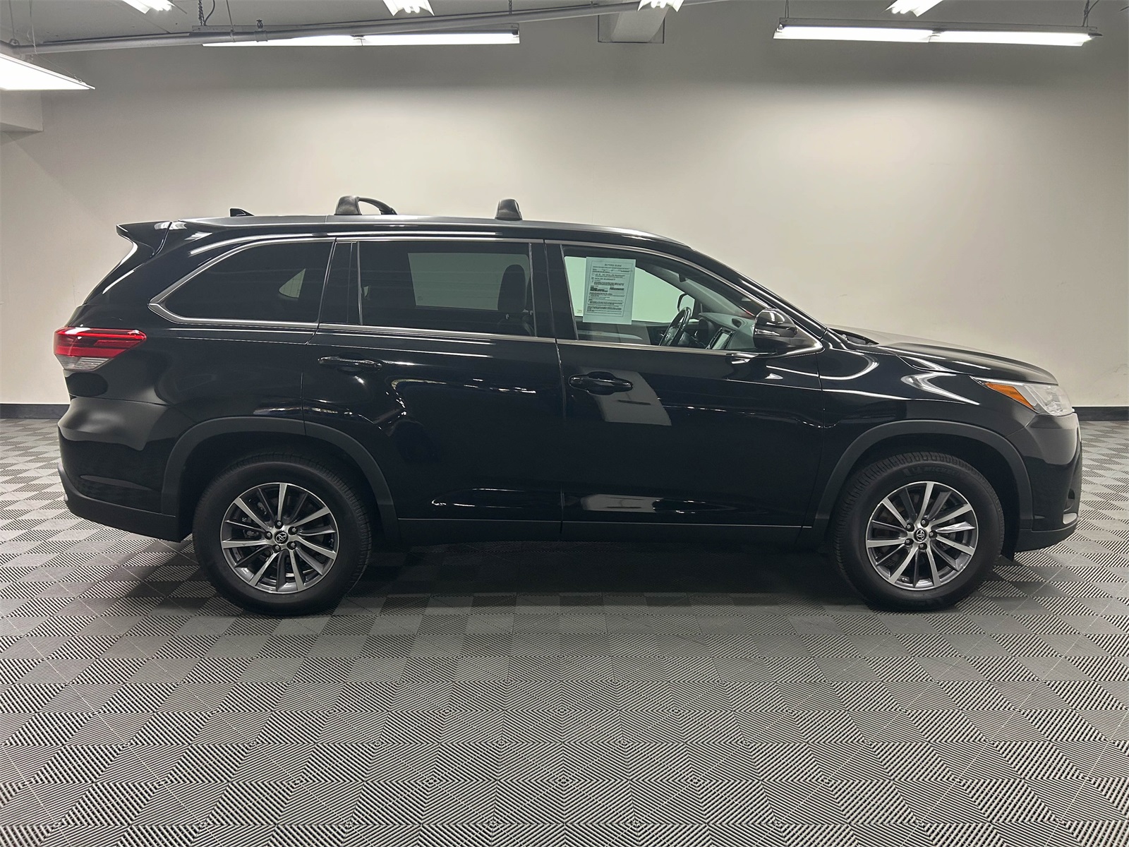 used 2019 Toyota Highlander car, priced at $25,996