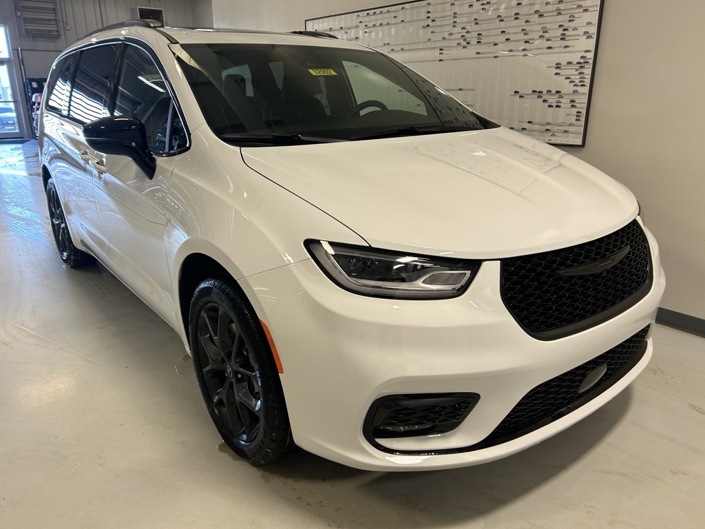 new 2026 Chrysler Pacifica car, priced at $54,160