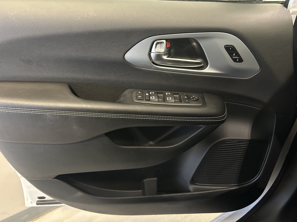 new 2026 Chrysler Pacifica car, priced at $54,160