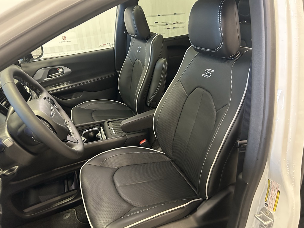 new 2026 Chrysler Pacifica car, priced at $54,160