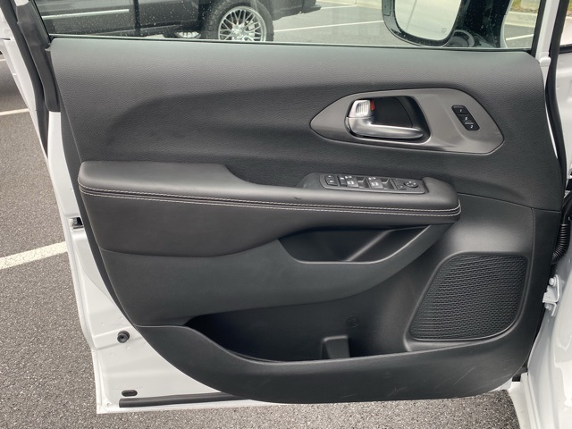 new 2026 Chrysler Pacifica car, priced at $38,660