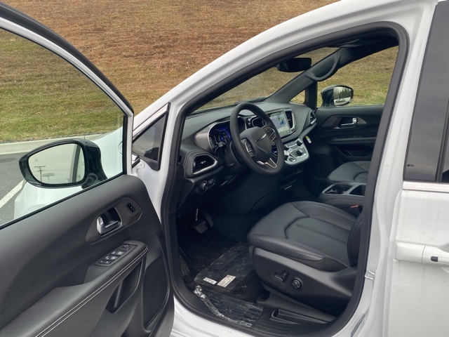 new 2026 Chrysler Pacifica car, priced at $38,660