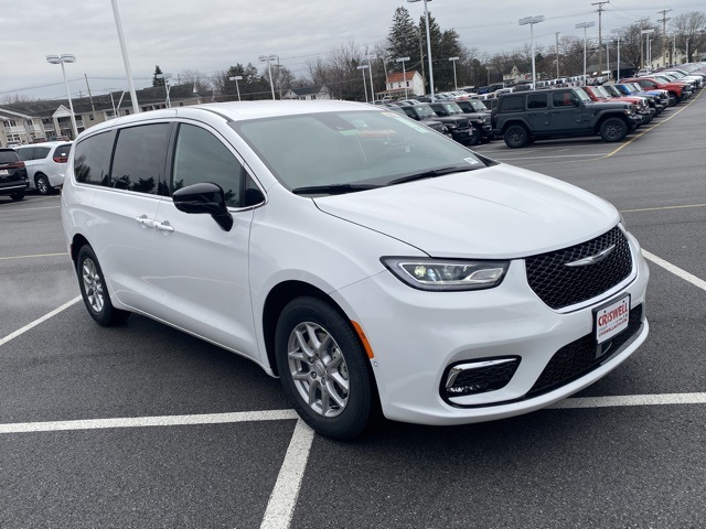 new 2026 Chrysler Pacifica car, priced at $38,660