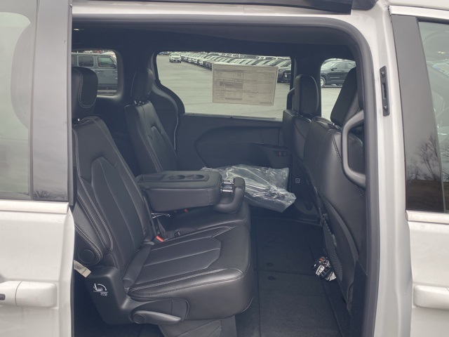new 2026 Chrysler Pacifica car, priced at $38,660