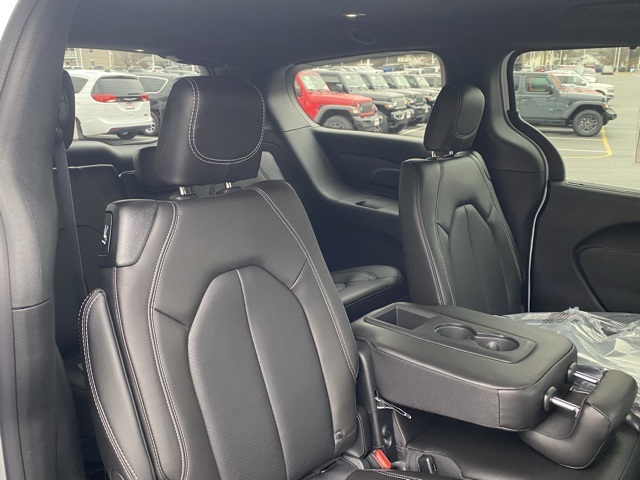 new 2026 Chrysler Pacifica car, priced at $38,660