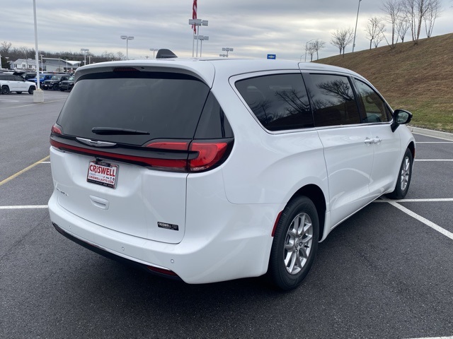 new 2026 Chrysler Pacifica car, priced at $38,660