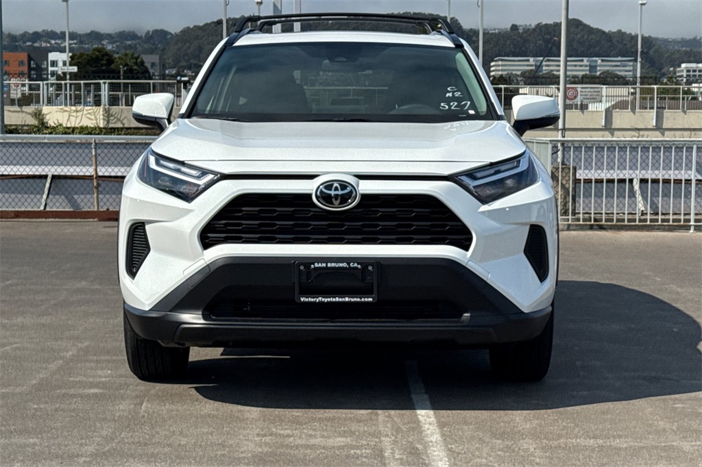 2025 Toyota RAV4 Hybrid XLE photo 2
