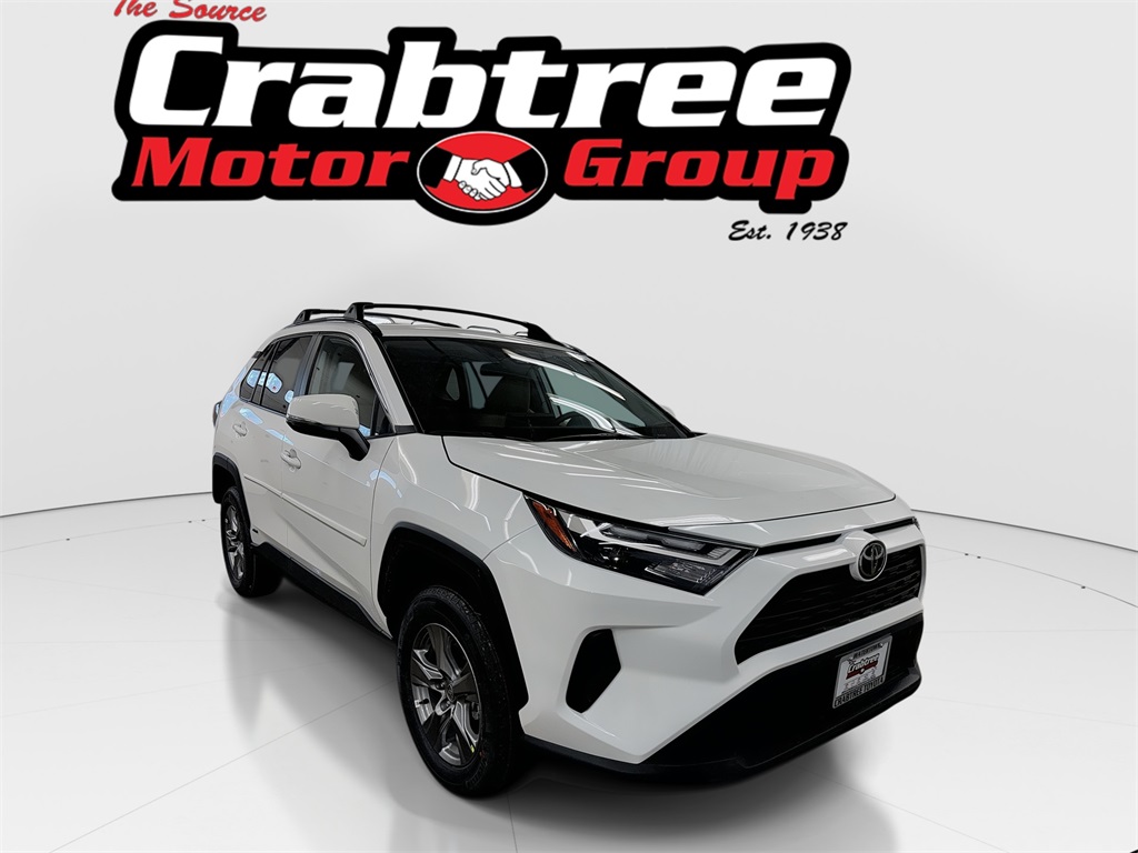 2025 Toyota RAV4 XLE's photo