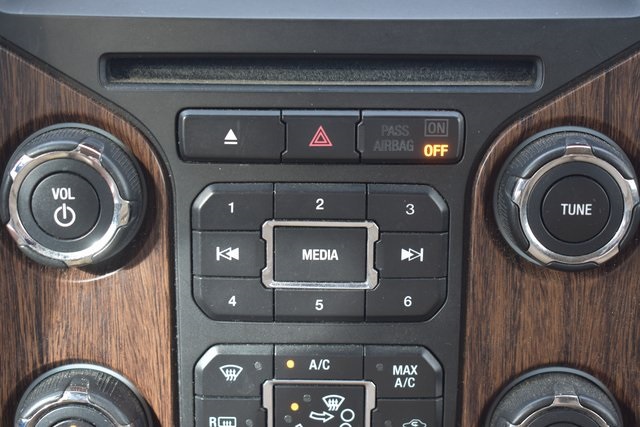 2014 Ford F-150 Lariat photo 21