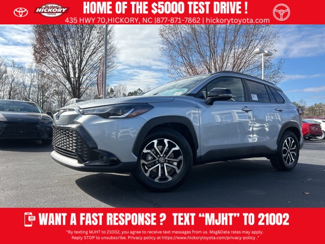 2025 Toyota Corolla Cross SE's photo