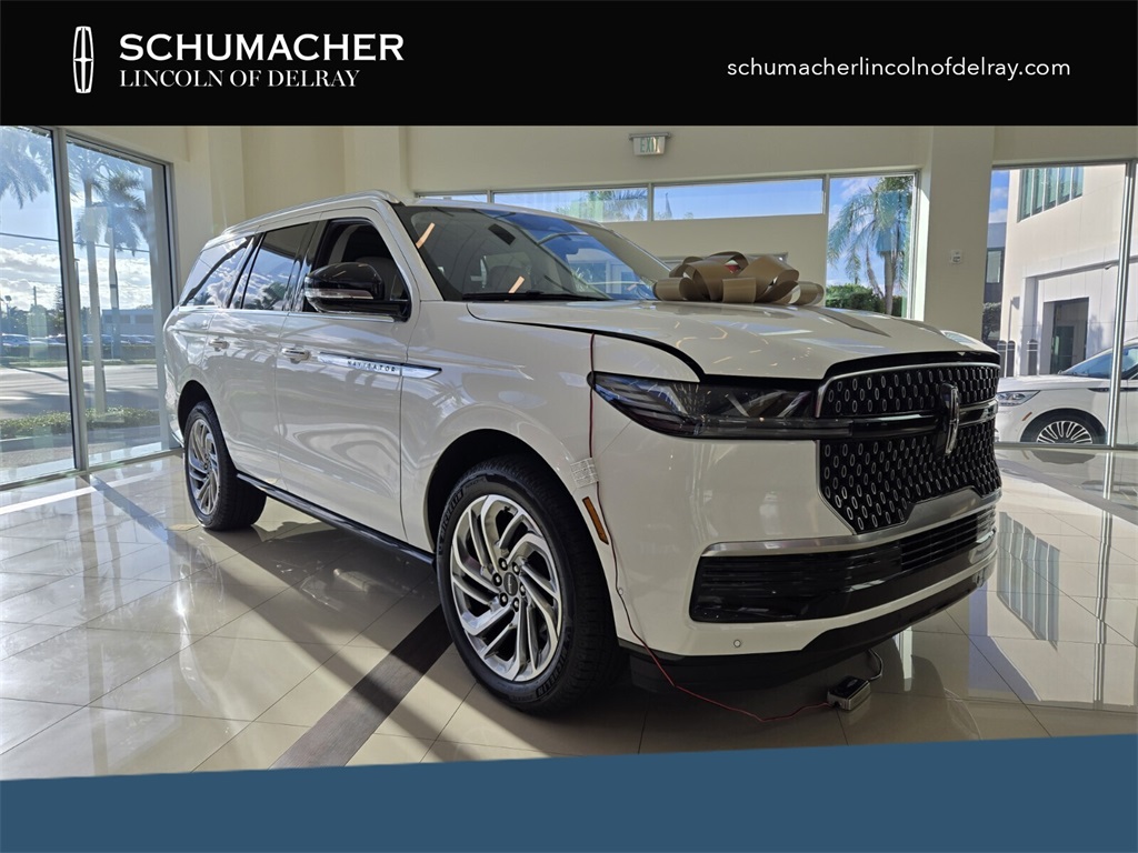 new 2025 Lincoln Navigator car, priced at $100,123