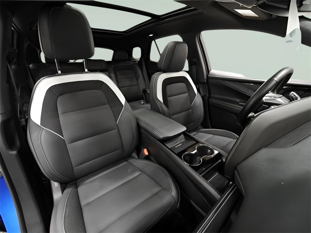 2024 Chevrolet Blazer EV photo 2