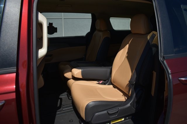 2024 Kia Carnival LX photo 10