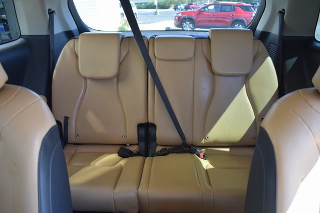 2024 Kia Carnival LX photo 11