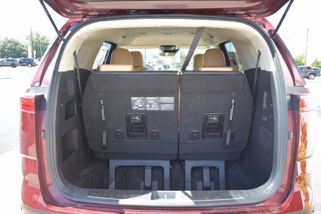2024 Kia Carnival LX photo 14