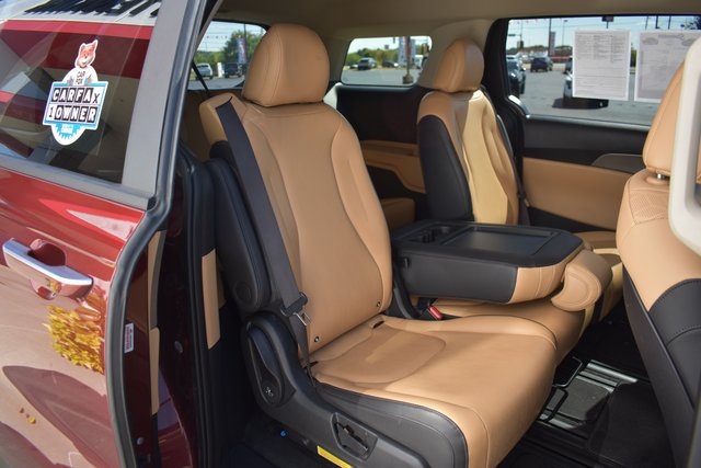 2024 Kia Carnival LX photo 15