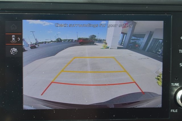 2024 Kia Carnival LX photo 23