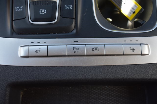 2024 Kia Carnival LX photo 25