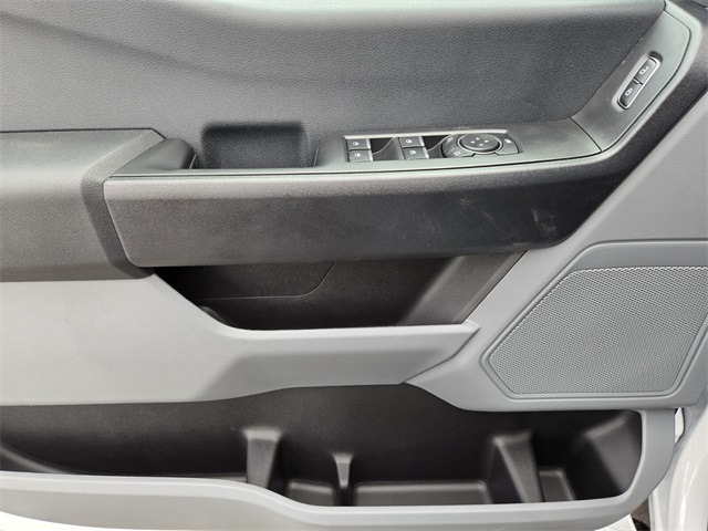 New 2025 Ford Super Duty F-550 Chassis Crew Cab (DRW) 203" Wheelbase XL