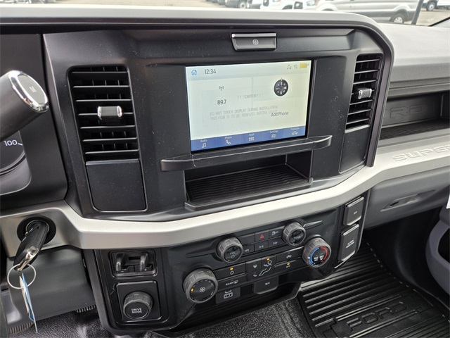 New 2025 Ford Super Duty F-550 Chassis Crew Cab (DRW) 203" Wheelbase XL