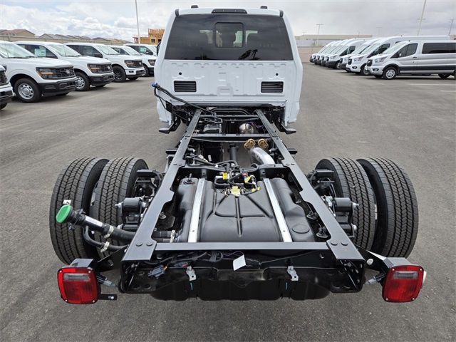 New 2025 Ford Super Duty F-550 Chassis Crew Cab (DRW) 203" Wheelbase XL