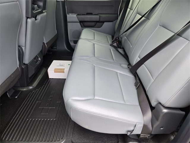 New 2025 Ford Super Duty F-550 Chassis Crew Cab (DRW) 203" Wheelbase XL