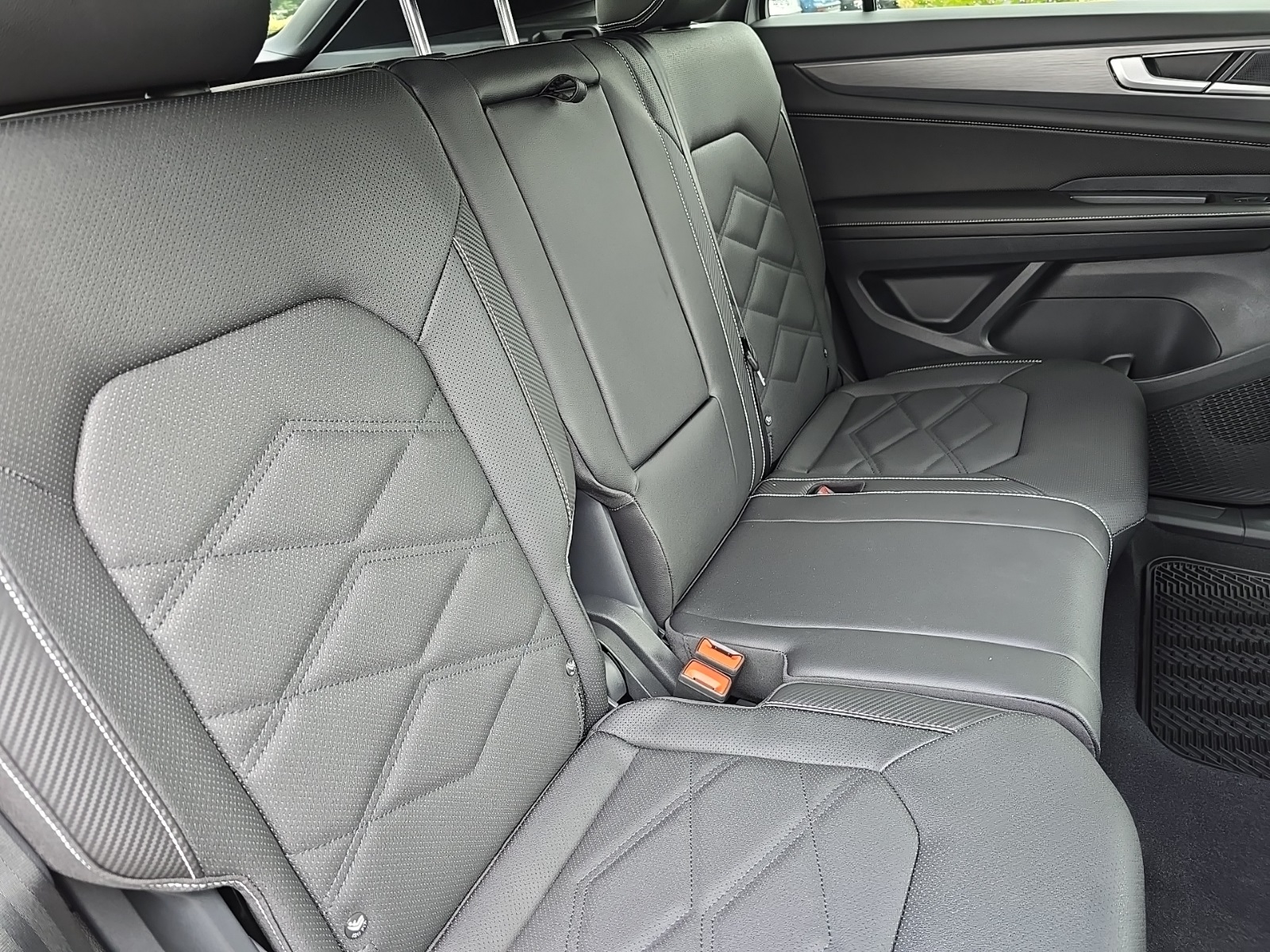 new 2026 Volkswagen Atlas Cross Sport car, priced at $38,723