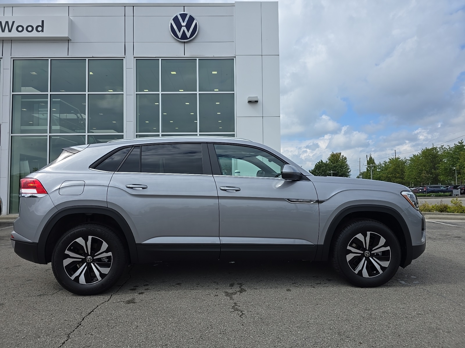 new 2026 Volkswagen Atlas Cross Sport car, priced at $38,723