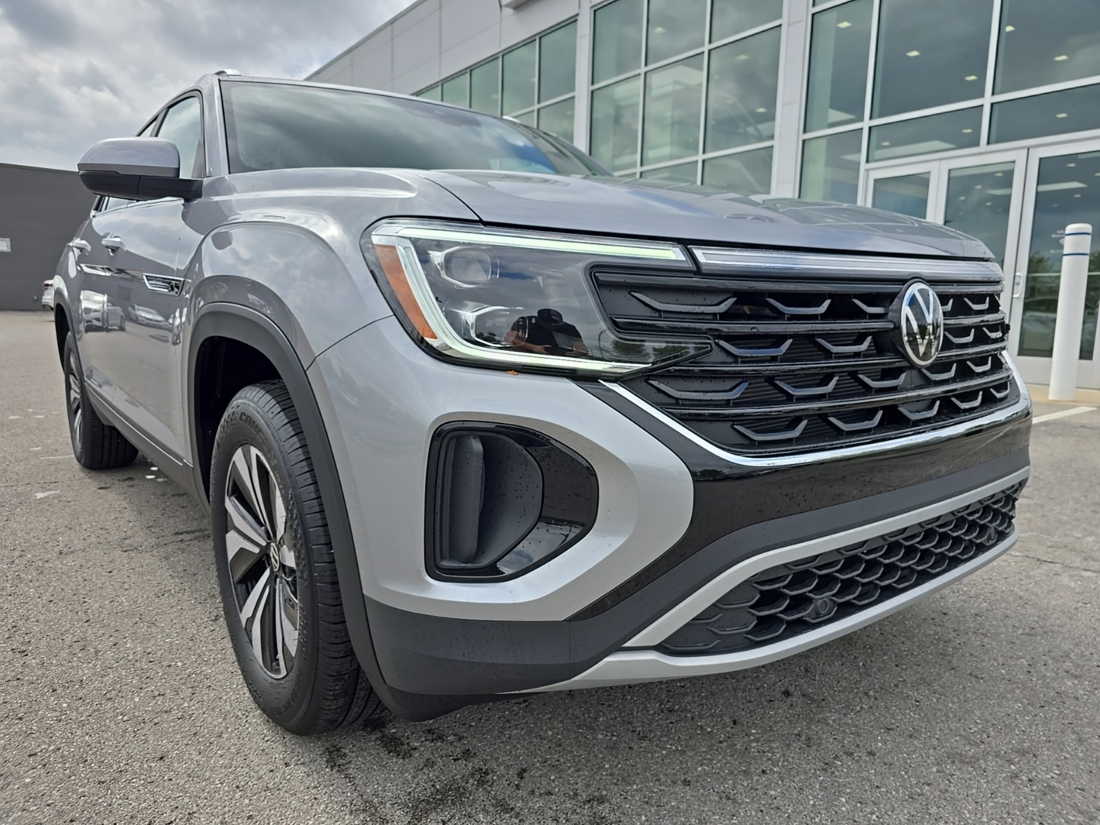 new 2026 Volkswagen Atlas Cross Sport car, priced at $38,723