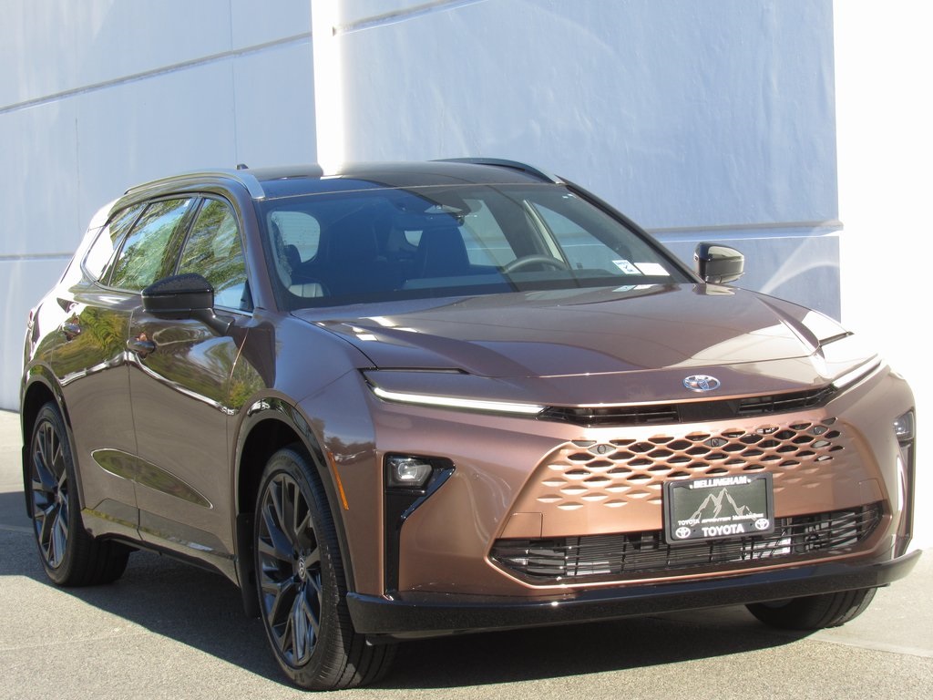 2025 Toyota Crown Signia Limited photo 2
