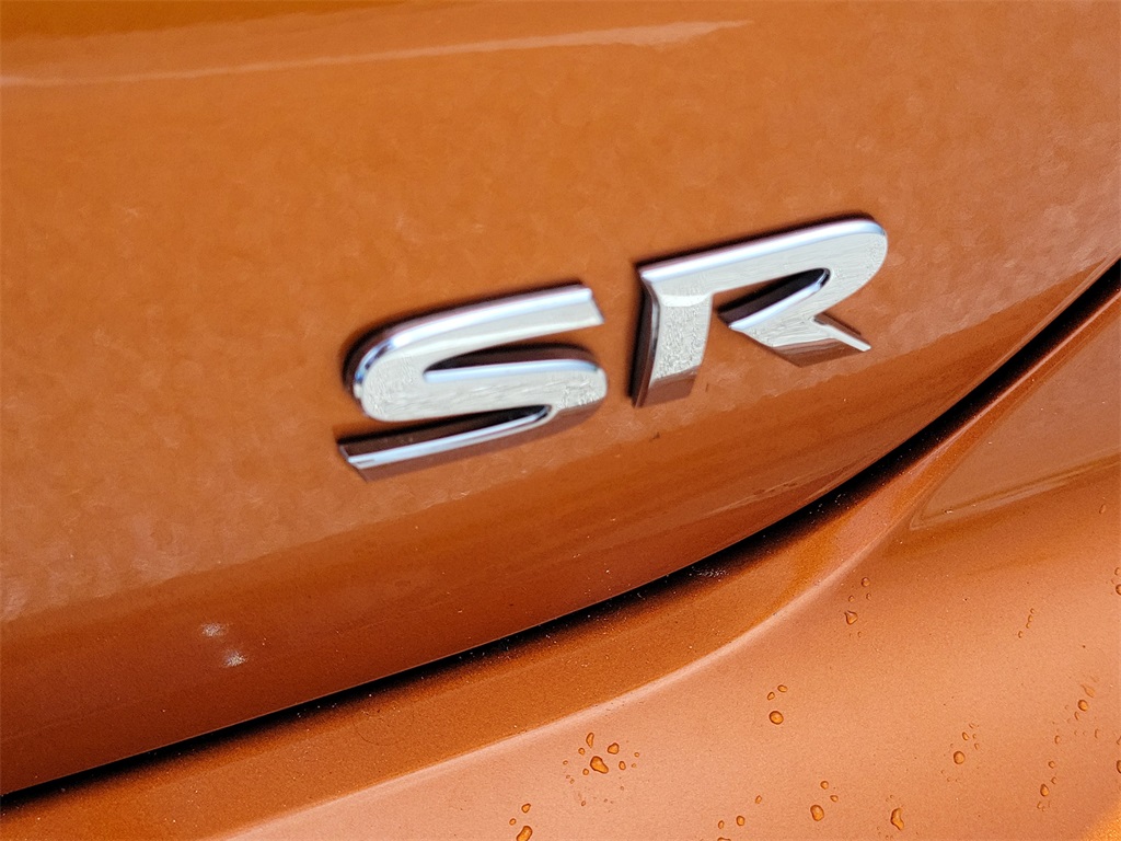 2022 Monarch Orange Metallic/Super Black Nissan Kicks SR FWD SUV