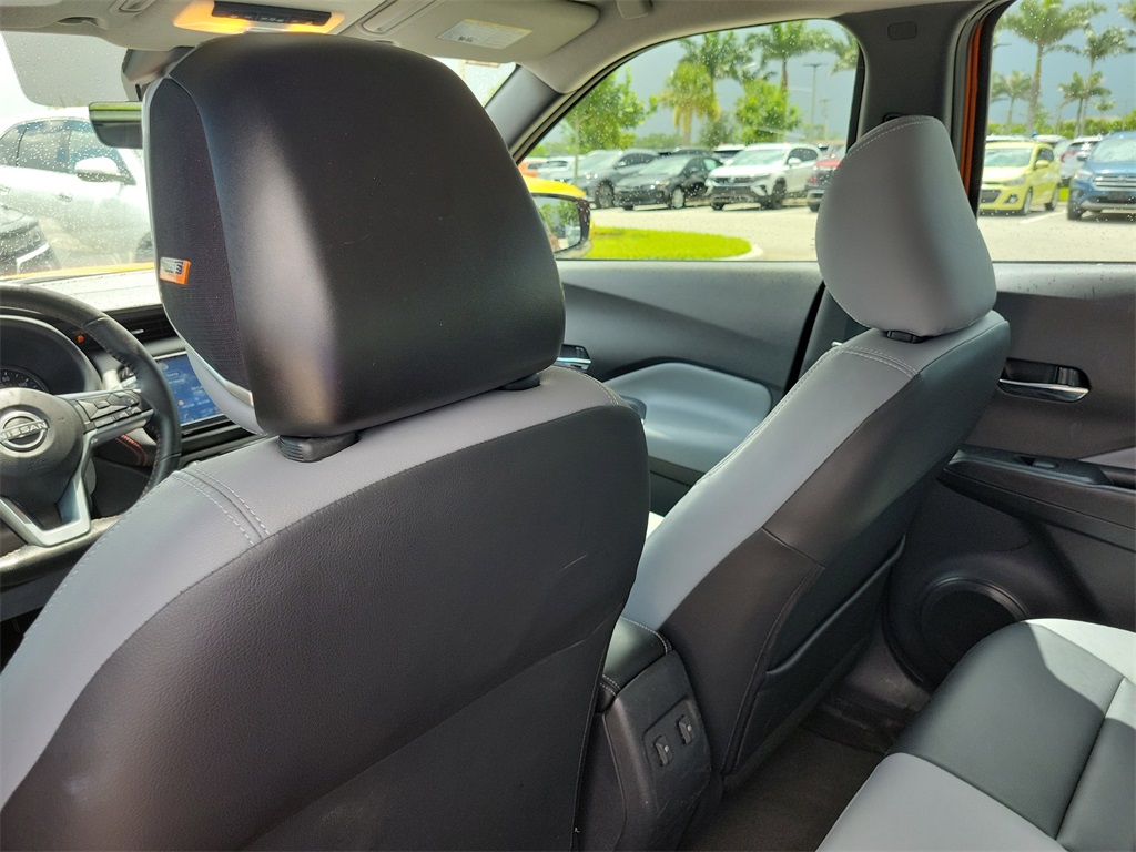 2022 Monarch Orange Metallic/Super Black Nissan Kicks SR FWD SUV