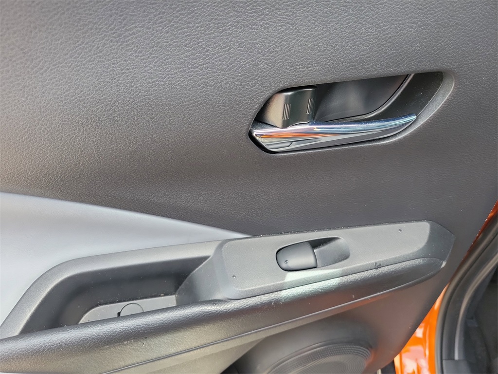 2022 Monarch Orange Metallic/Super Black Nissan Kicks SR FWD SUV