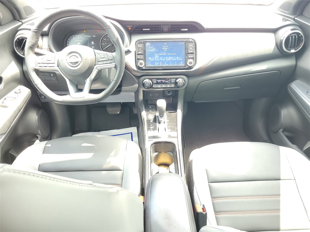 2022 Monarch Orange Metallic/Super Black Nissan Kicks SR FWD SUV