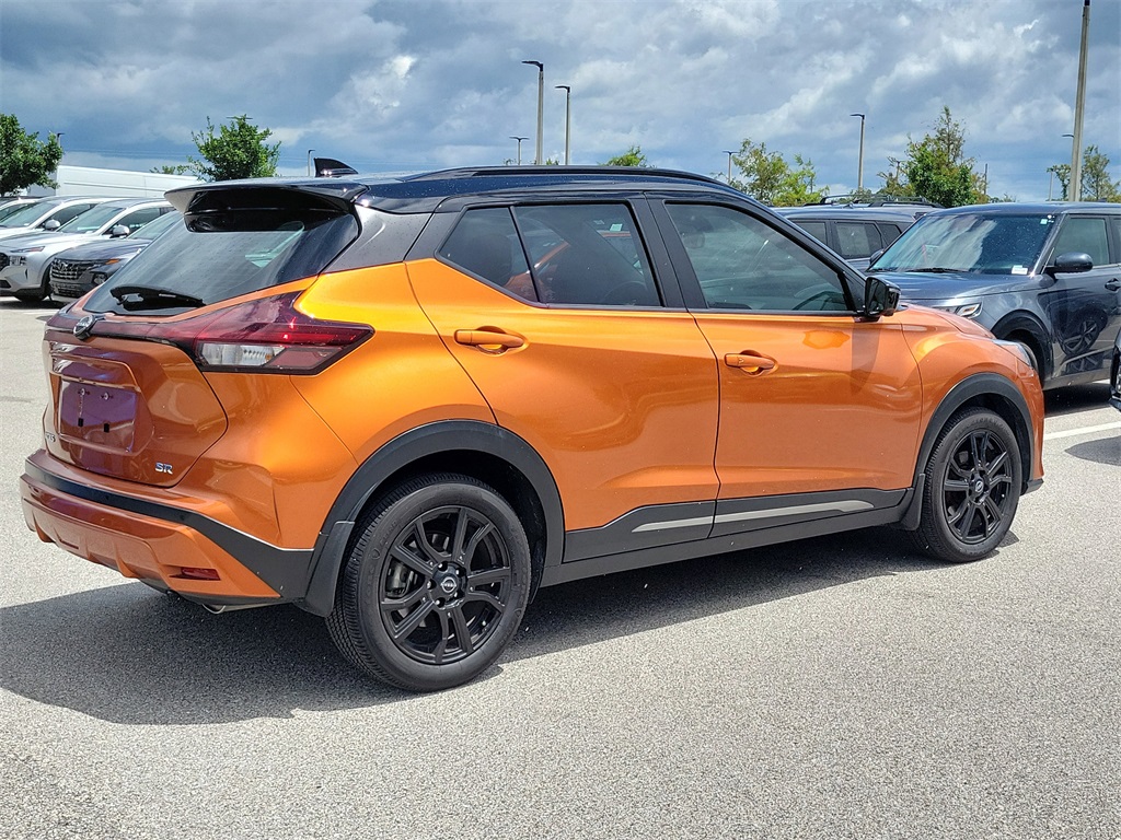 2022 Monarch Orange Metallic/Super Black Nissan Kicks SR FWD SUV