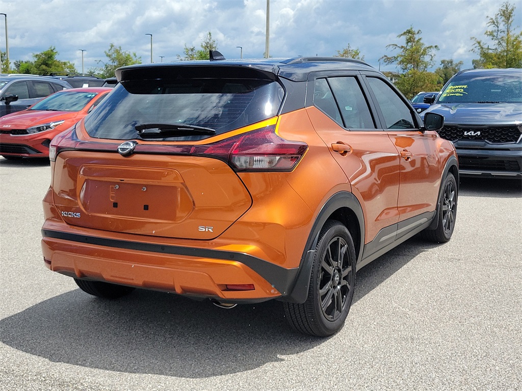 2022 Monarch Orange Metallic/Super Black Nissan Kicks SR FWD SUV